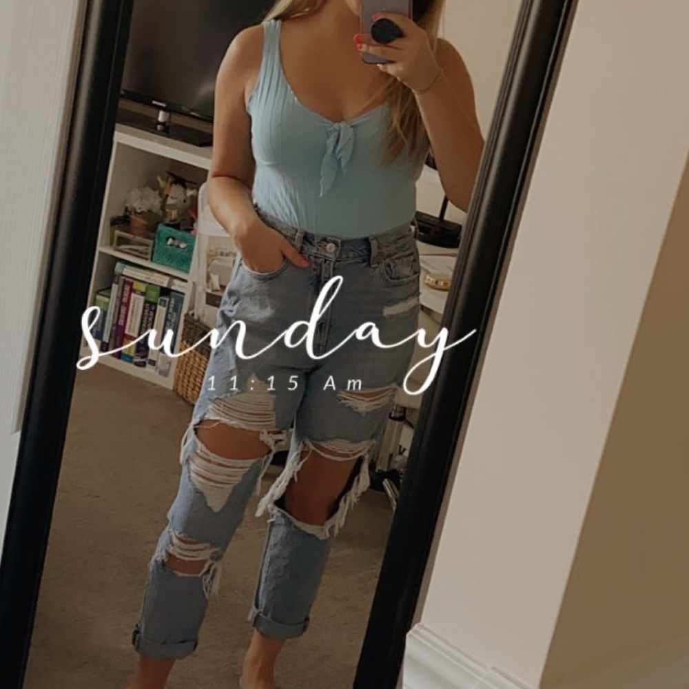 American Eagle “mom jeans”
